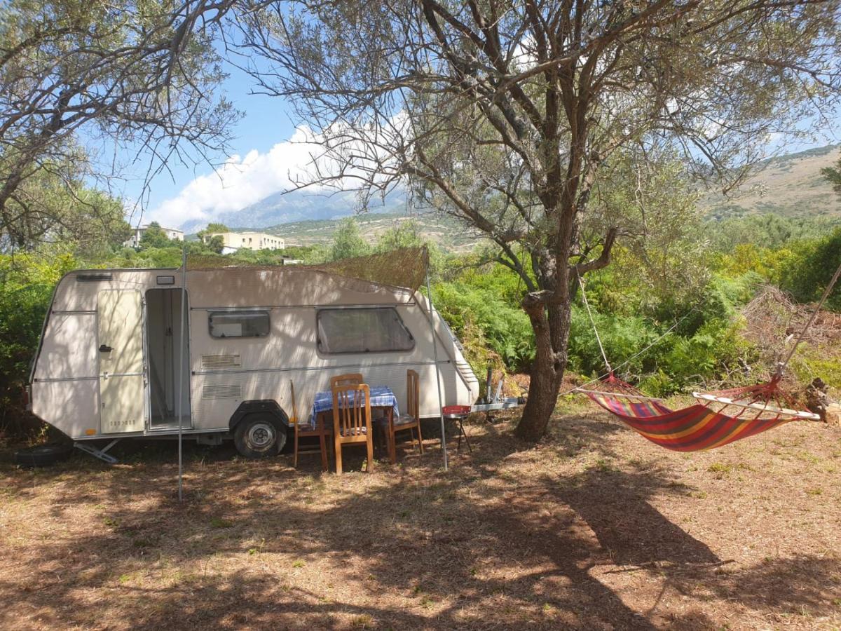 Hôtel Aquariumi Jale Camping Extérieur photo